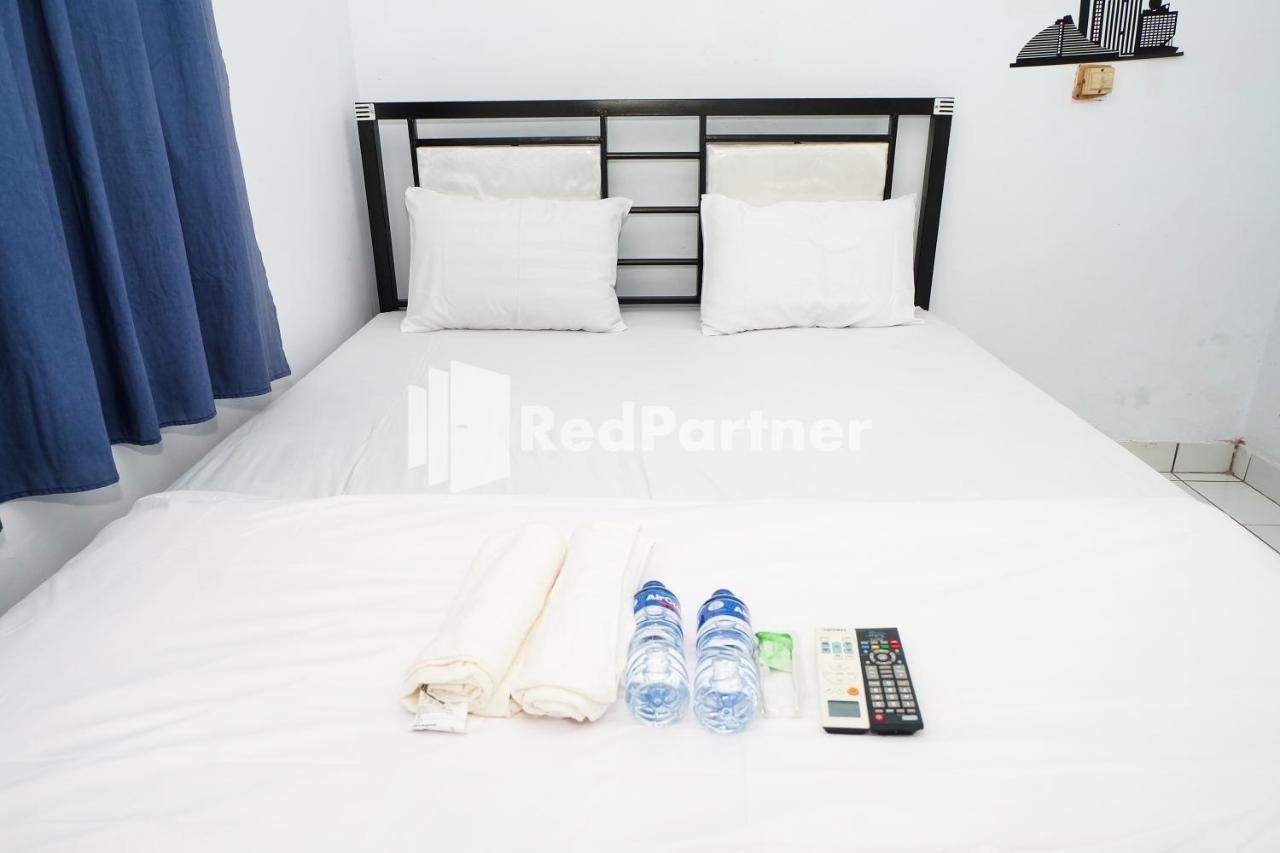 Ninja Pasteur Mitra Reddoorz Hotel 2*